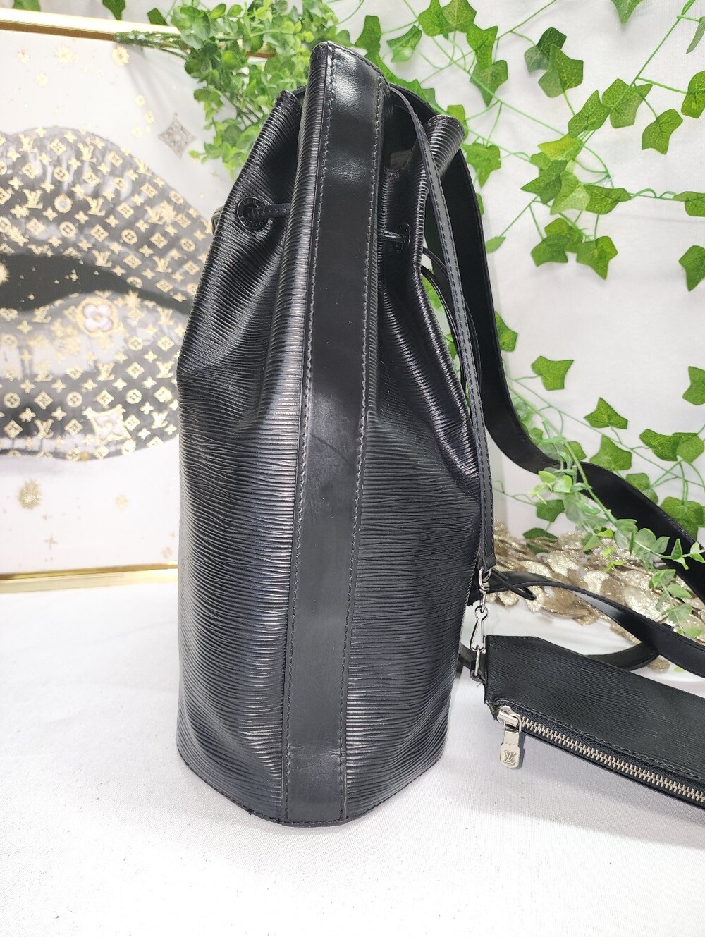 Louis Vuitton Vintage Epi Sac a Dos Drawstring Bag Black WITH COA - Picture 12 of 16